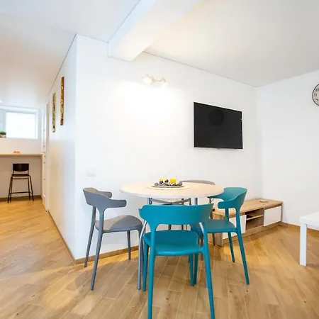 Groundfloor On The Hill Апартаменты *